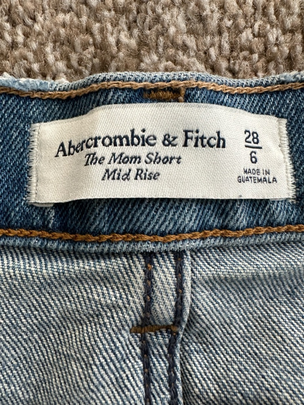 Abercrombie & Fitch The Mom Short Distressed Mid-Rise Denim Shorts Size 28/6 - Picture 3 of 8